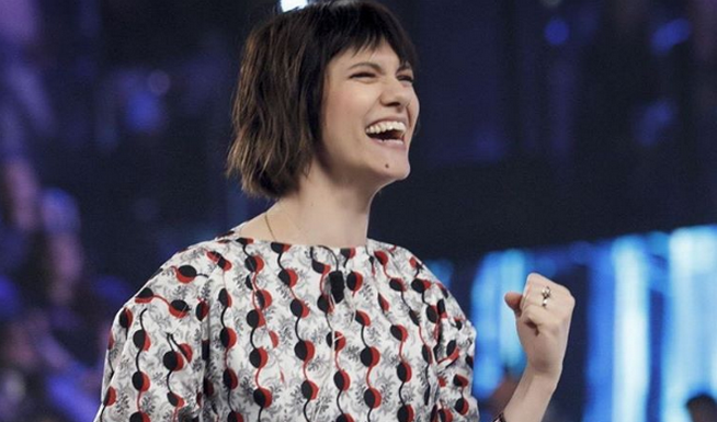 Amici 16 serale, Elisa a Blogo: “Continuo a non vedere la tv. Io in video meno timida, a Morgan piace apparire” (VIDEO)