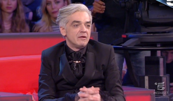 Morgan: “Maria De Filippi piange, le dispiace, ma ha dovuto farlo” (AUDIO)