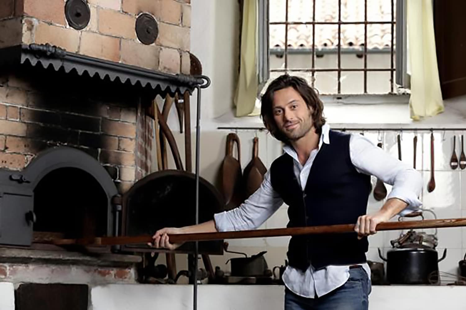 Antonio Martino lascia Bake Off Italia: “Volto pagina, ho altri progetti tv”