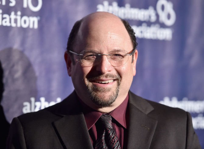 Serie Tv, novità: Hit the Road di e con Jason Alexander ordinata da AT&T Audience; Micheal Mann dirigerà Hue 1968
