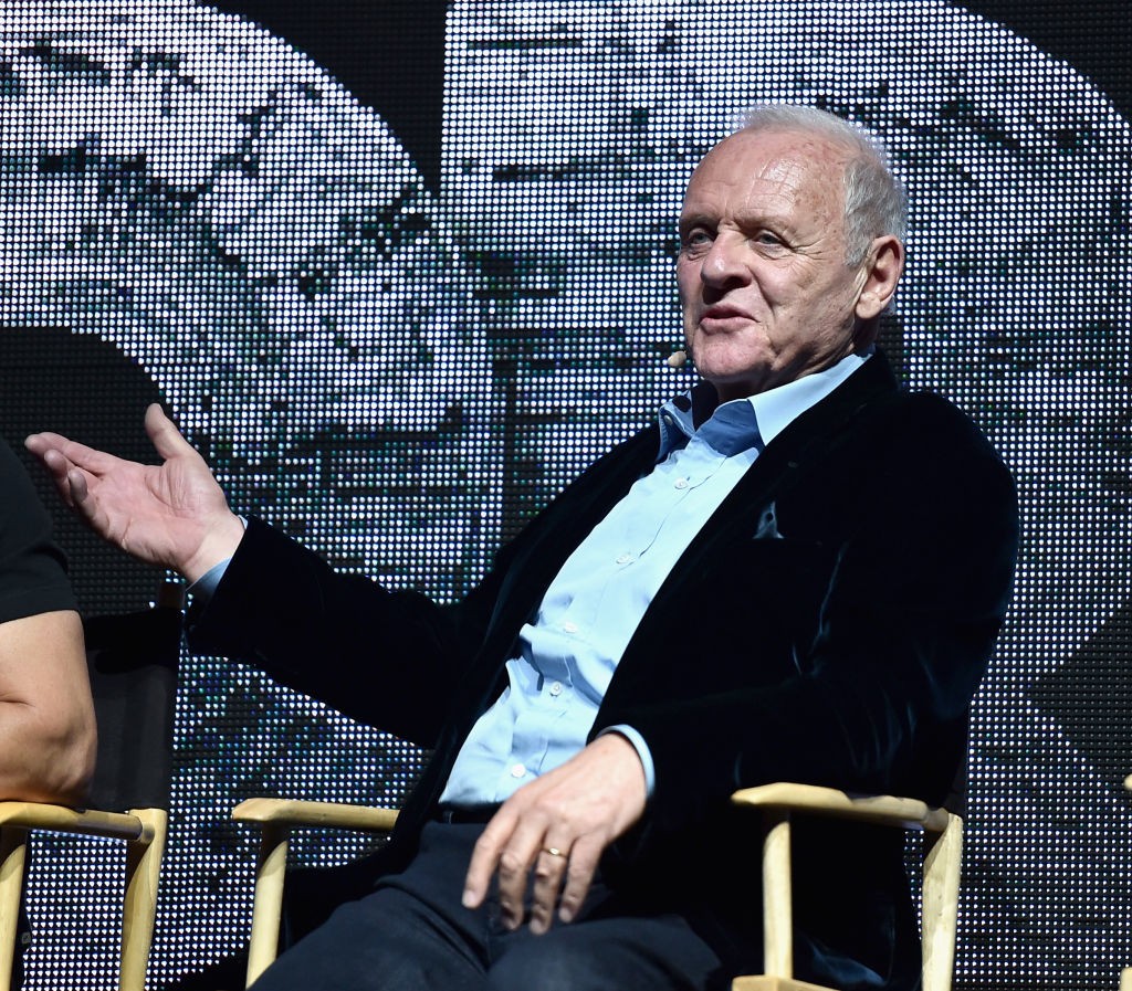 Transformers 5, Anthony Hopkins incensa Michael Bay: ‘è un genio come Scorsese’