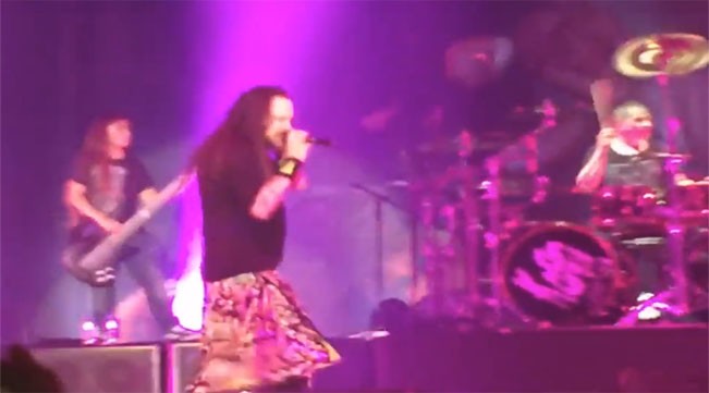 Korn con il bassista dodicenne: video dal primo concerto