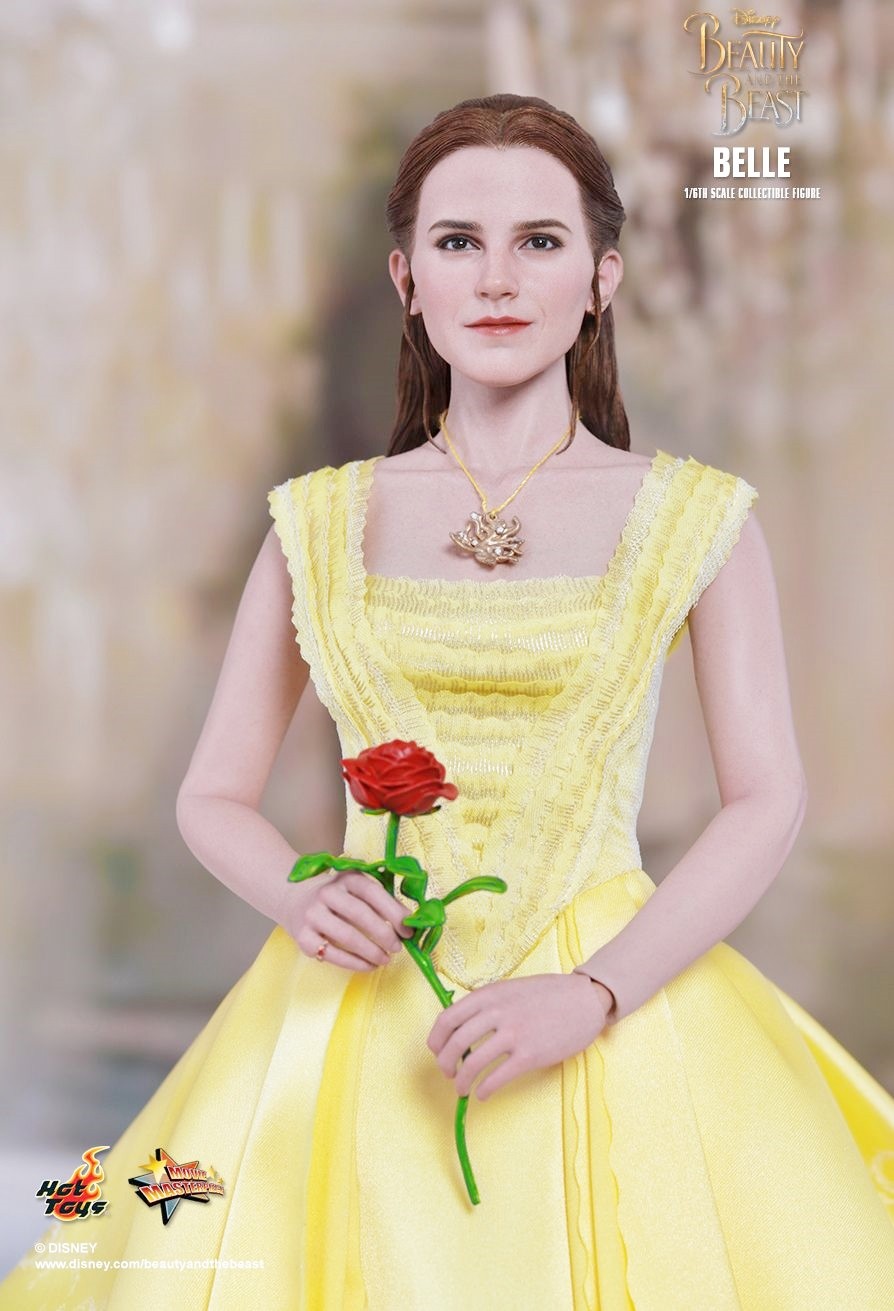 La bella e la bestia: l’action figure “Hot Toys” di Emma Watson