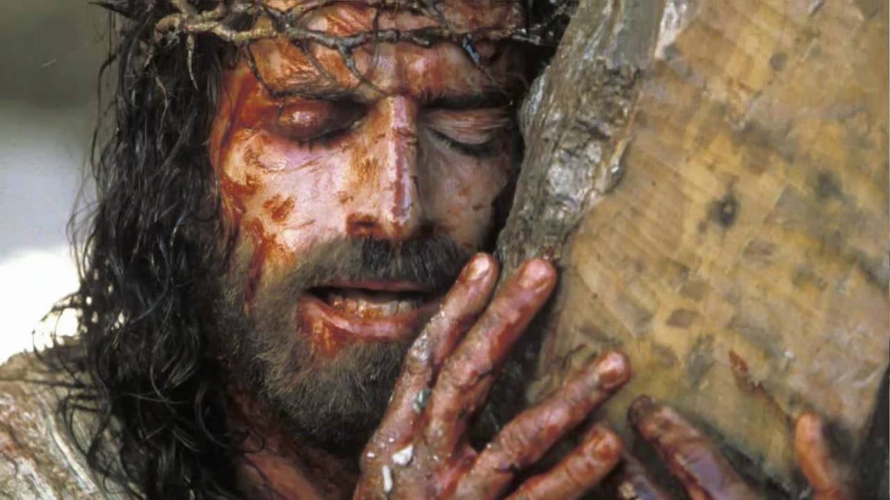 Stasera in tv, 16 aprile 2017: La Passione di Cristo, Che Dio ci Aiuti 3, Il Borgo dei Borghi, Furore