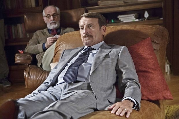 Lasciati andare: nuove clip e e featurette della commedia con Toni Servillo