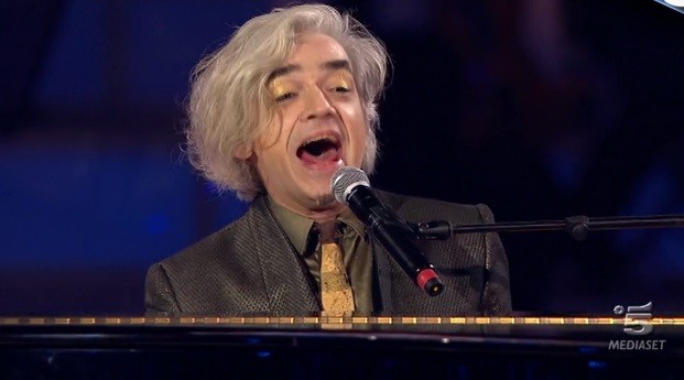 Amici 16, Morgan: “Io offeso e trattato male. Lite coi ragazzi? Roba costruita, sceneggiatura televisiva”