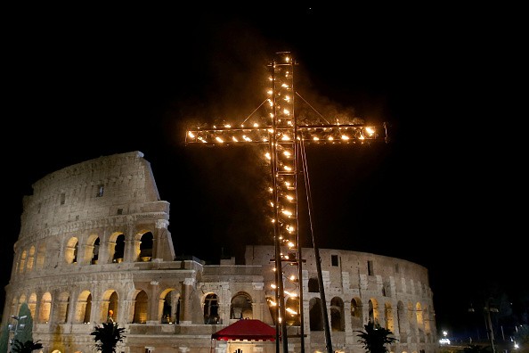 Stasera in tv, 14 aprile 2017: Venerdì Santo con la Via Crucis