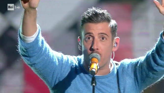 Ospiti tv sabato 6 maggio 2017: Francesco Gabbani a reti unificate
