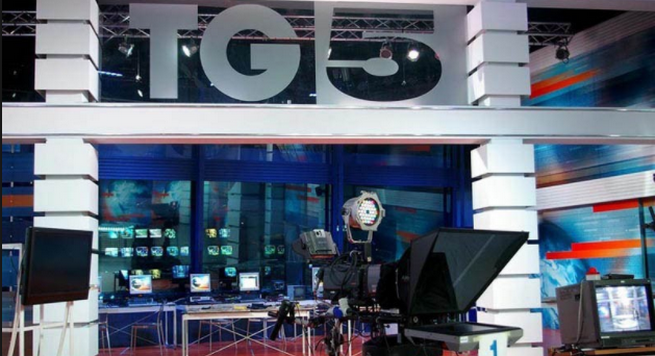 Tg5 trasloca da Roma a Milano, la redazione protesta: giovedì 25 maggio primo sciopero di 24 ore