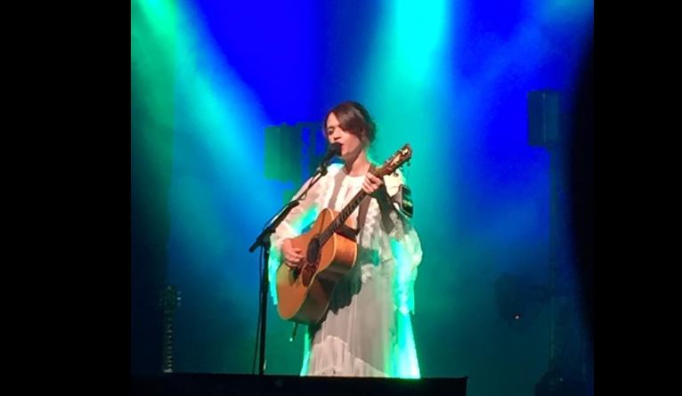MI AMI 2017, Carmen Consoli in concerto: l’ulteriore conferma dell’impeccabile fusione intimista tra musica, arte e racconto