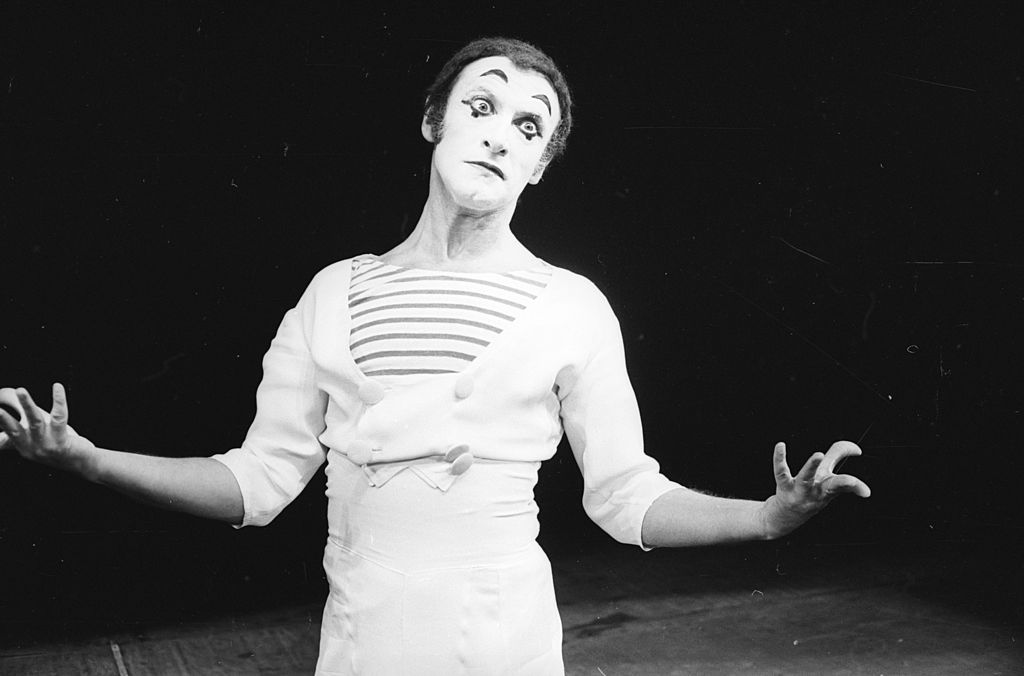 Resistance, Jesse Eisenberg  sarà il famoso mimo Marcel Marceau