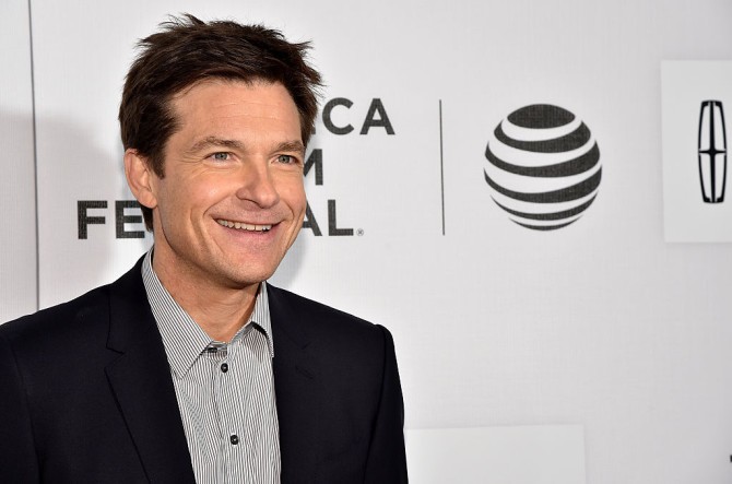 Serie Tv, novità: Jason Bateman firma per Arrested Development 5; USA Network ordina Unsolved e Damnation