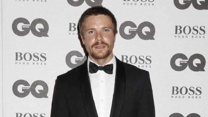Serie Tv, novità: Joe Dempsie in Deep State di Fox Europa; Jamie Dornan e Peter Dinklage in un film tv HBO