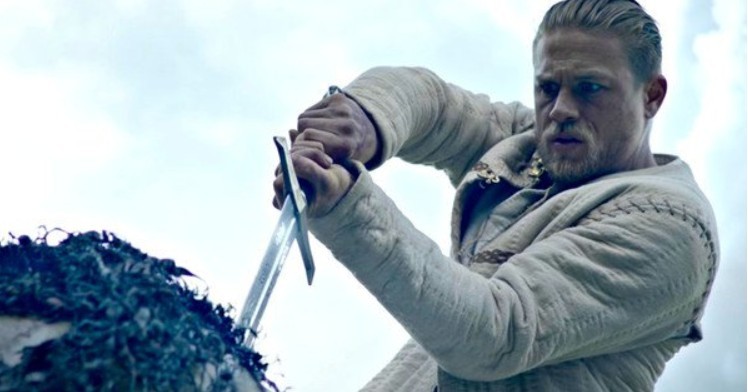 King Arthur, flop al box office da 150 milioni di perdite per la Warner