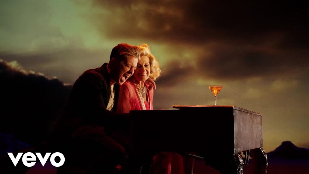 Bugs – Trailer Italiano Ufficiale –  Al cinema dal 29 maggio