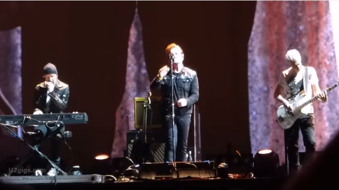 U2, Red Hill Mining Town in radio da venerdì 19 maggio [testo, traduzione e video live]