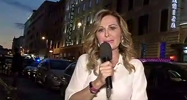 Dalla vostra parte, Daniela Santanché aggredita in diretta (video)