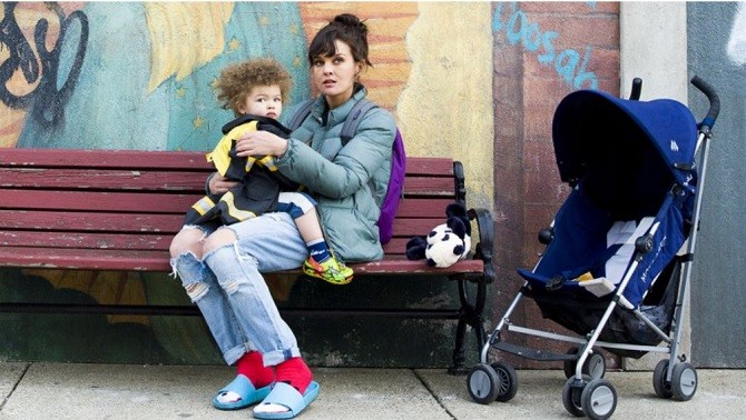 Serie tv, novità: Showtime ordina SMILF con Frankie Shaw e Rosie O’Donnell