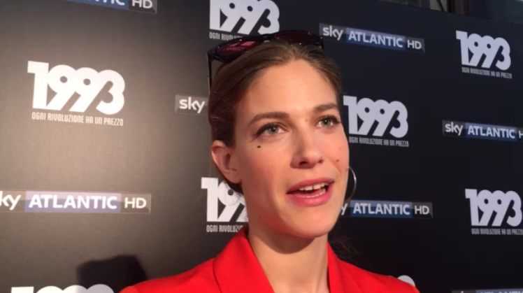 Tea Falco a Blogo: “1993, le critiche e la fiction italiana” (video)
