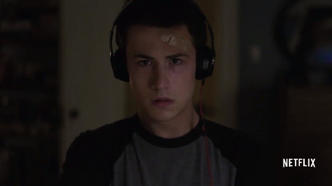 Tredici – 13 Reasons Why, la serie adolescenziale di Netflix e le avvertenze sulla visione