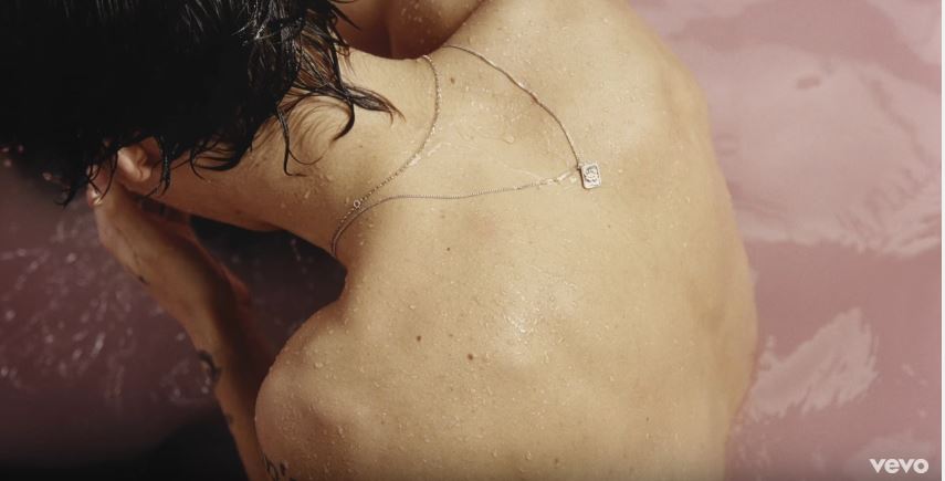 Harry Styles – Woman: testo, traduzione e audio