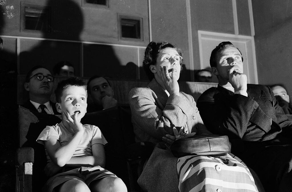 I luoghi di visione: come l’ambiente si fa modalità per il cinema che viene