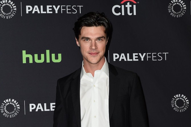 Serie Tv, novità: Finn Wittrock in Versace: American Crime Story; le “rivoluzioni” di Taken e Quantico