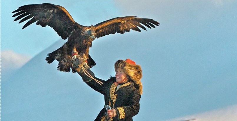 La principessa e l’aquila: trailer italiano del film documentario narrato da Lodovica Comello