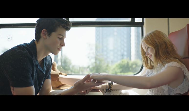 Shawn Mendes, There’s Nothing Holdin’ Me Back: testo, traduzione e video ufficiale