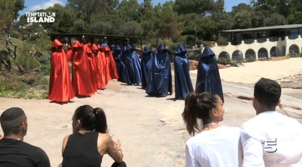 Temptation Island, Maria De Filippi e i suoi infallibili cani da tartufo del trash
