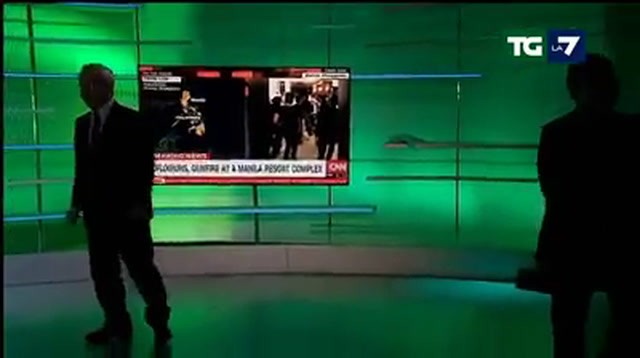 TgLa7, Enrico Mentana saluta Andrea Salerno in diretta