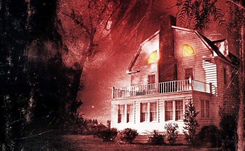 Amityville – Il Risveglio: trailer italiano e nuove locandine dell’horror con Jennifer Jason Leigh