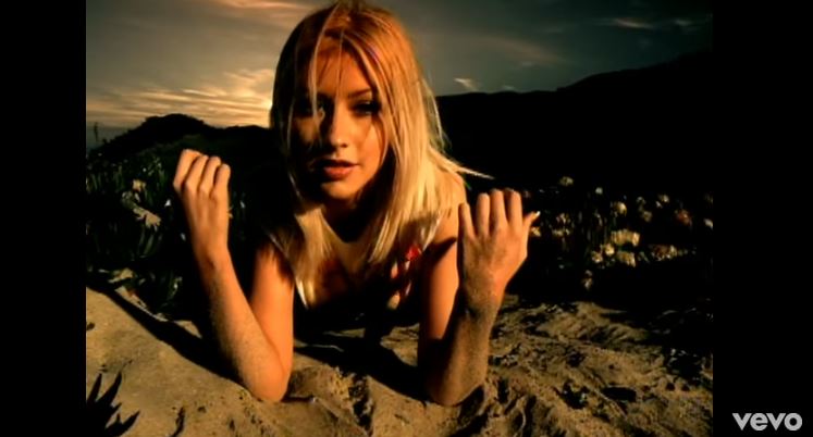 Christina Aguilera, Genie in a Bottle: la canzone alla numero 1 in Usa il 31 luglio 1999