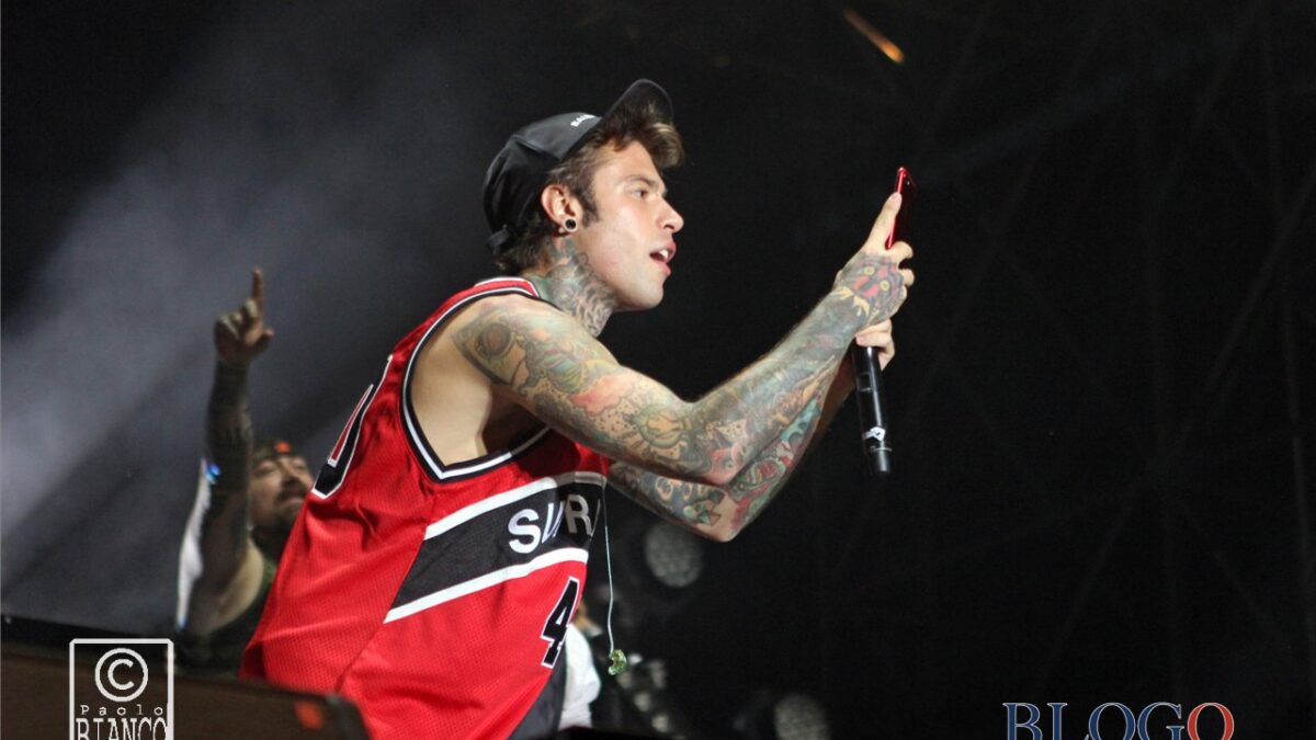Fedez, diritti d’autore pagati a Soundreef per il Tribunale di Milano. La replica della Siae
