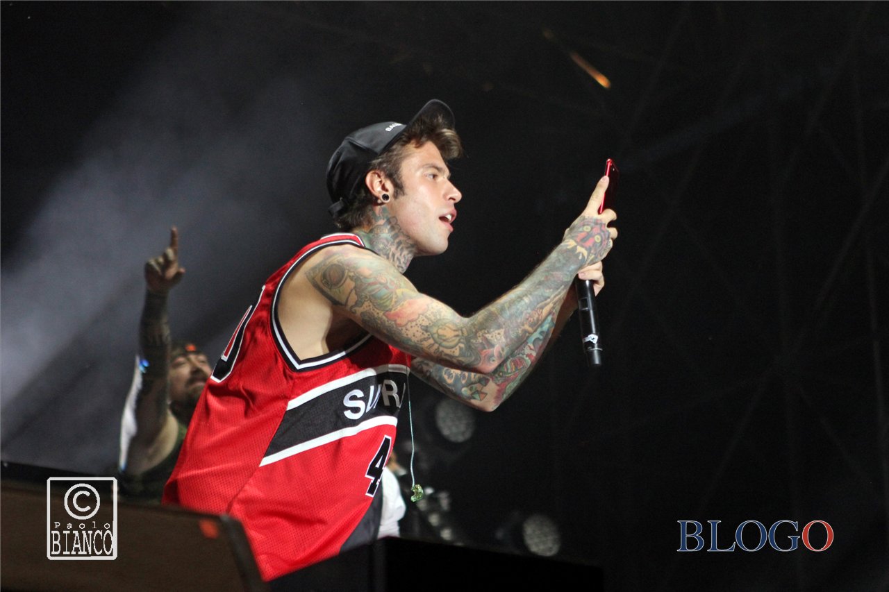 Fedez, diritti d’autore pagati a Soundreef per il Tribunale di Milano. La replica della Siae