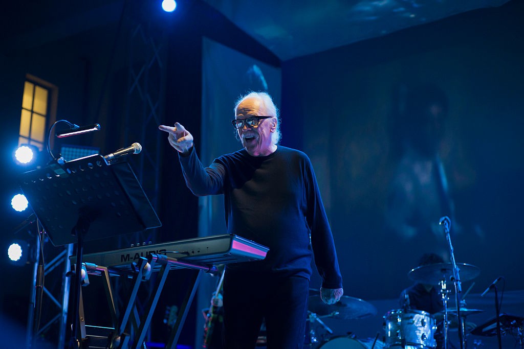 John Carpenter torna alla regia con due nuove serie TV