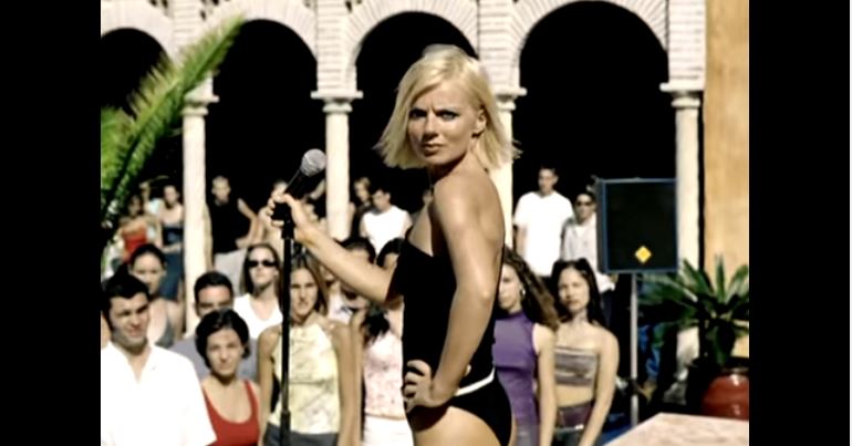 Geri Halliwell, Scream if you wanna go faster usciva il 30 luglio 2001 [curiosità]