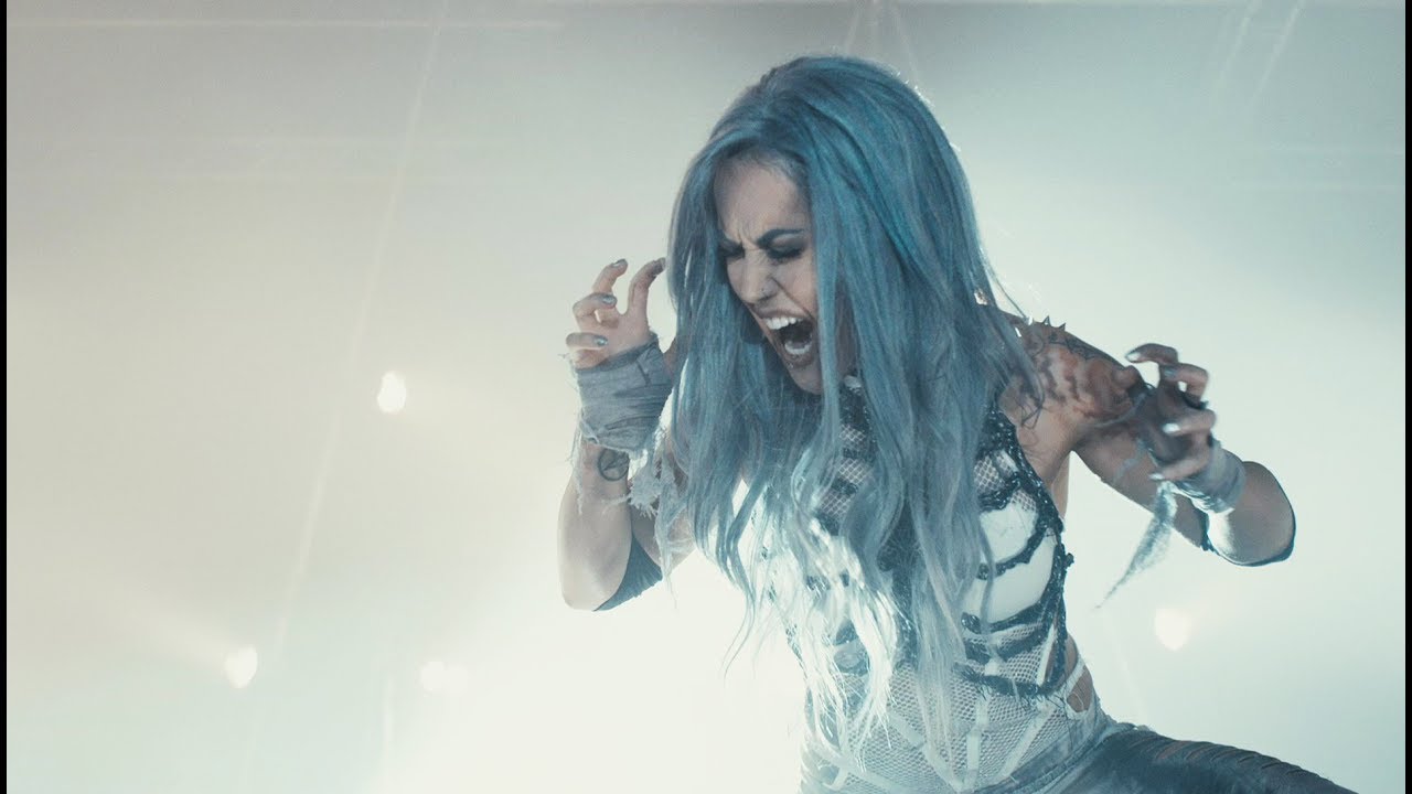 Arch Enemy, The World Is Yours: video, testo e traduzione