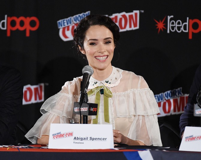 Serie Tv: Grey’s Anatomy 14, Abigail Spencer sarà [Spoiler]; Cobra Kai sequel di Karate Kid ordinato da YouTube Red