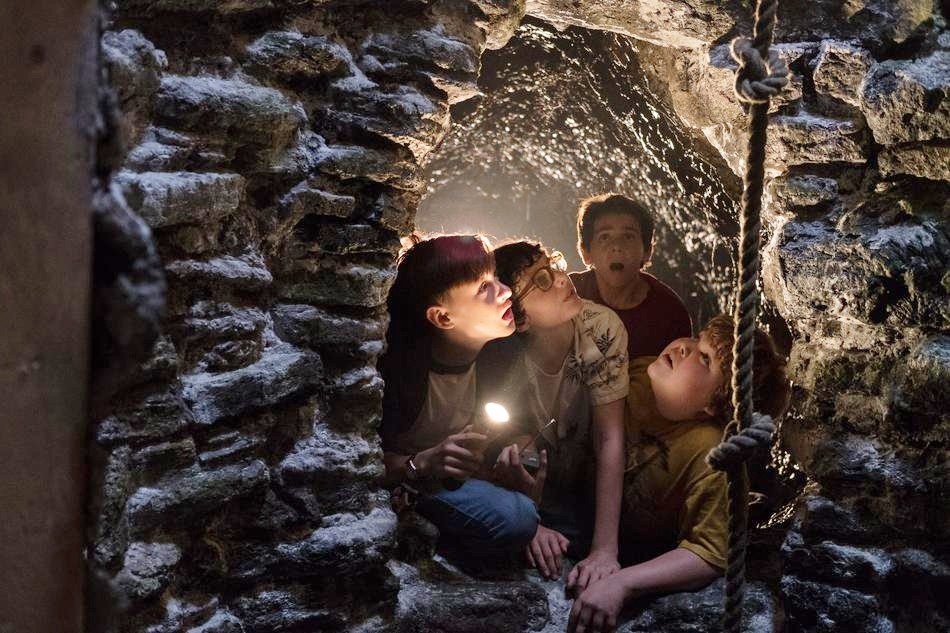 IT: nuove foto e seconda locandina italiana