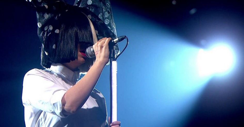 Sia, arriva l’album di Natale (ma con canzoni inedite)