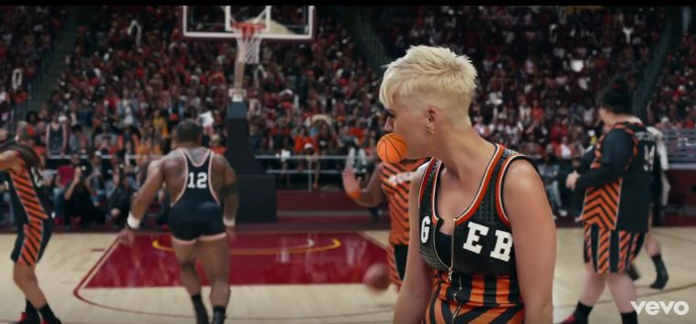 Katy Perry feat. Nicki Minaj, Swish Swish: testo, traduzione e video ufficiale