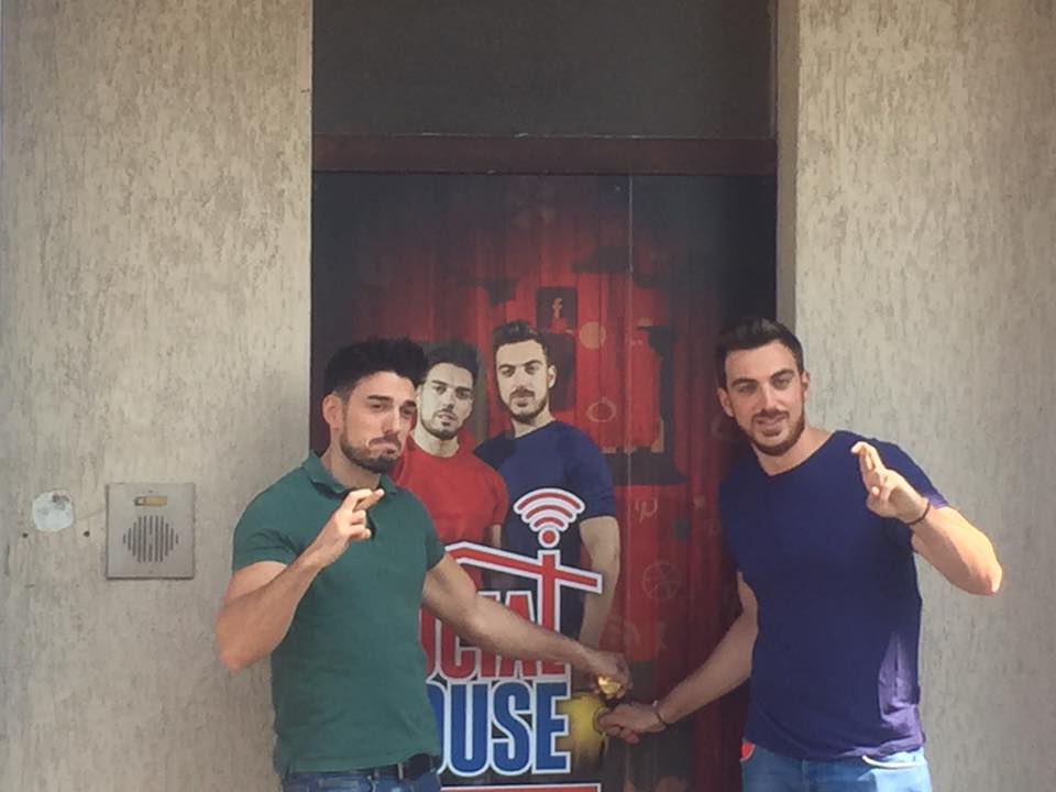 Social House, Conferenza stampa con i The Show