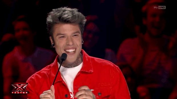 X Factor 2017, Fedez e la gaffe su Amici: “Questa, la tagliamo!”