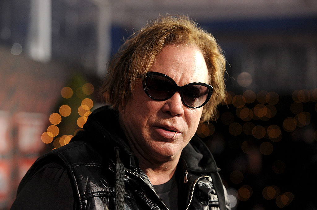 Nightmare Cinema, Mickey Rourke mattatore nell’antologia horror firmata  Joe Dante, Mick Garris e David Slade