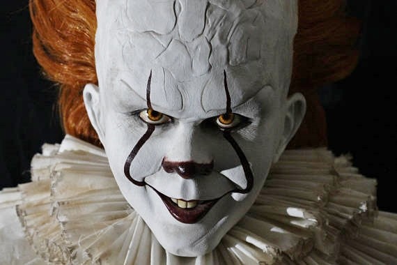 IT: busto e costume di Halloween del nuovo Pennywise