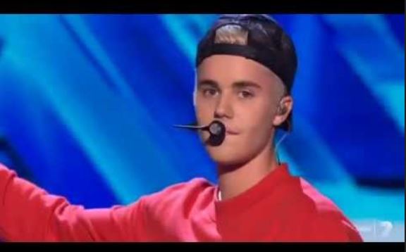Justin Bieber difende i talent show: “Alcuni dei più grandi artisti degli ultimi 10 anni sono stati scoperti così”