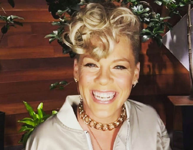 Classifica singoli Europa 9 settembre 2017: Pink resta alla numero 1 con What About Us
