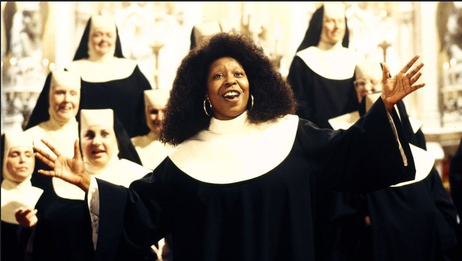 Sister Act: Whoopi Goldberg e il cast si esibiscono per il 25° anniversario (video)
