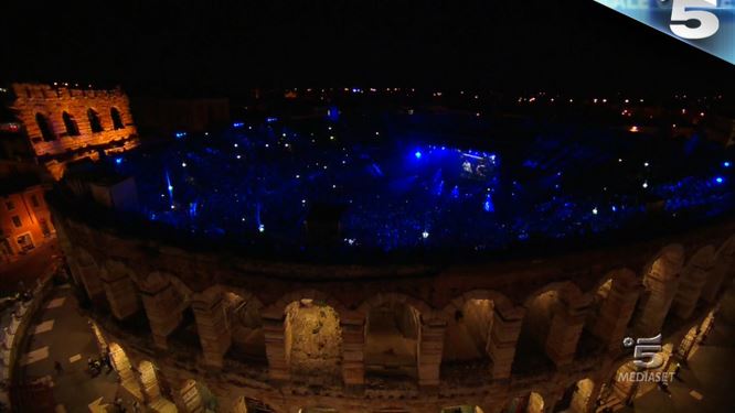 Elisa – 20 anni in Ogni Istante: tre ore di intense emozioni in un concerto evento da manuale
